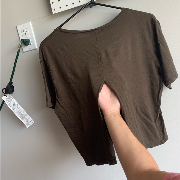 Split back Crop - Picture 3 of 4